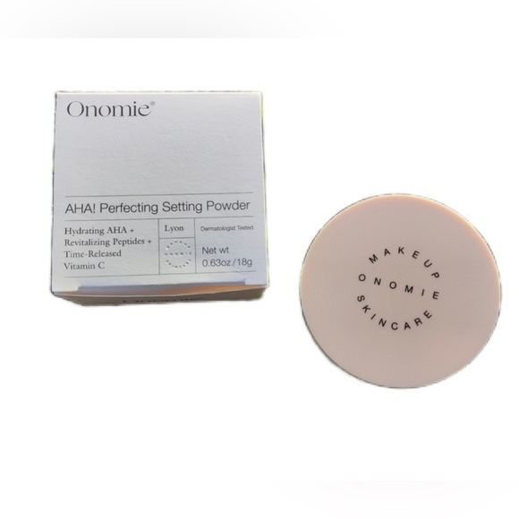 Revolve Onomie Setting Powder - Picture 3 of 6